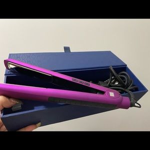 Theorie Saga Flat Iron